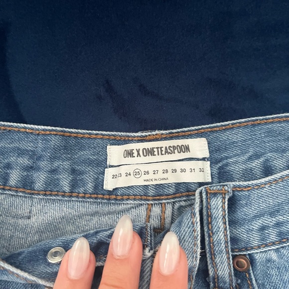 Good condition one teaspoon shorts both size 25&26 available!! - Picture 3 of 3